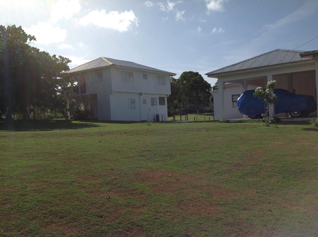 Gasthaus Chillax On Our Farm Ocho Rios Exterior foto