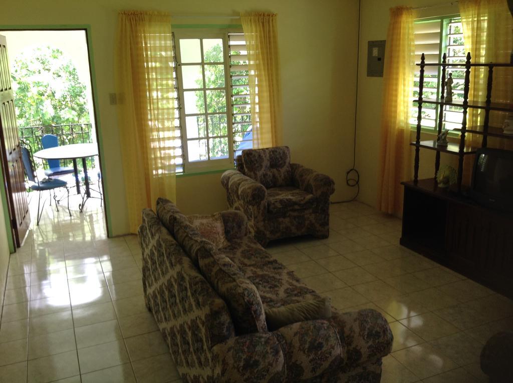 Gasthaus Chillax On Our Farm Ocho Rios Exterior foto