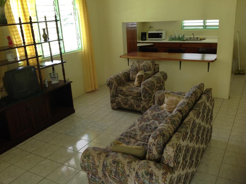 Gasthaus Chillax On Our Farm Ocho Rios Exterior foto