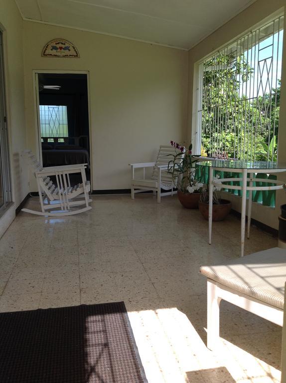 Gasthaus Chillax On Our Farm Ocho Rios Exterior foto
